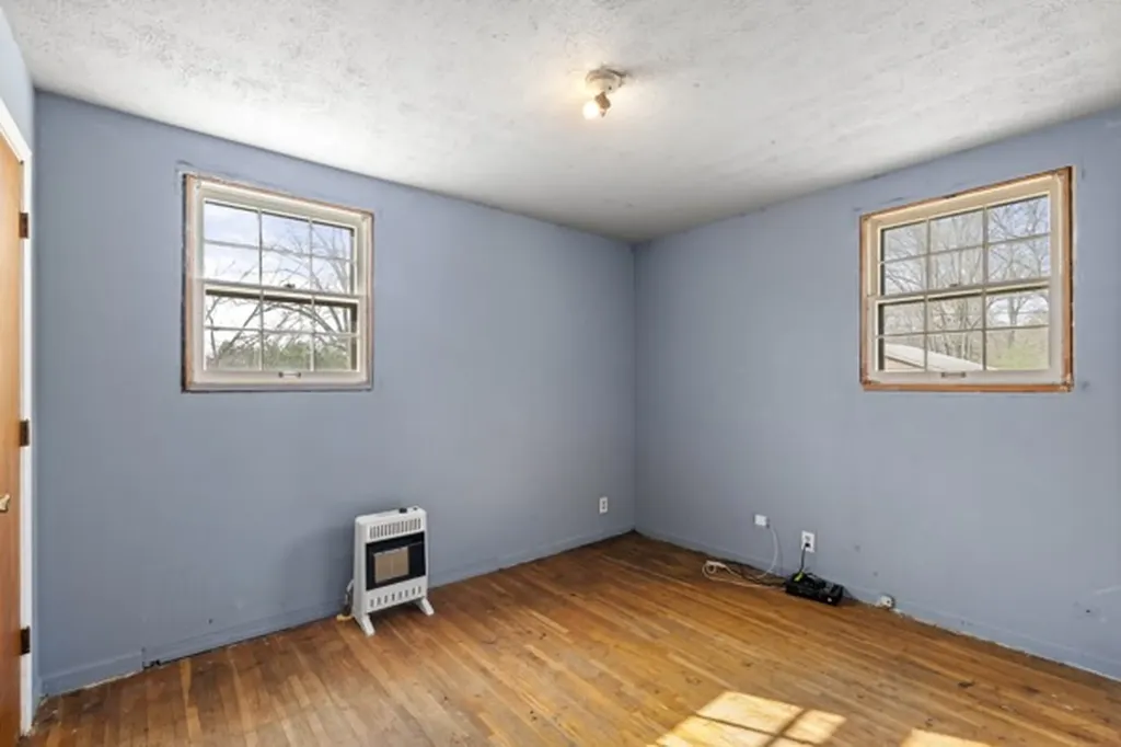10160 W Oak Drive Bon Aqua TN 37025