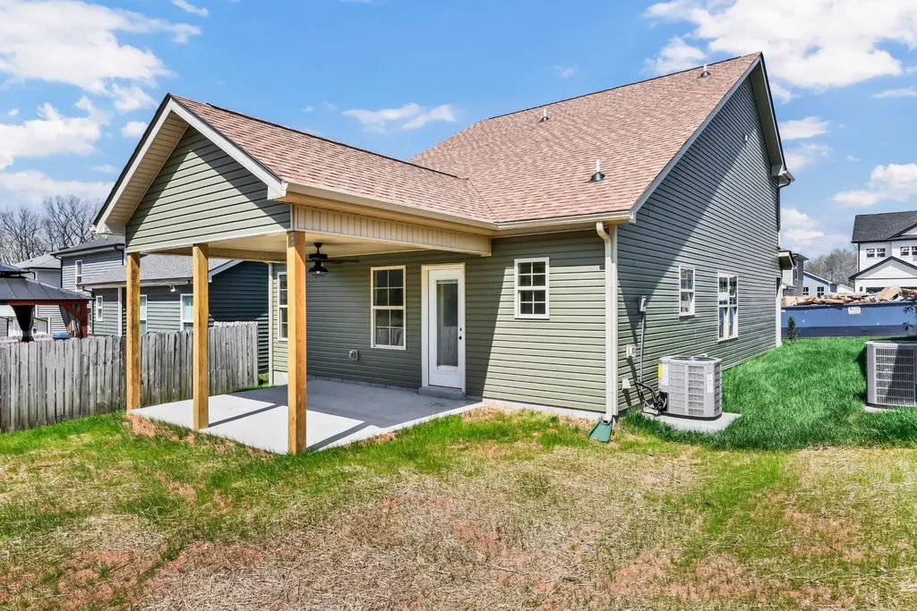 221 Quarry Overlook Way Clarksville TN 37043