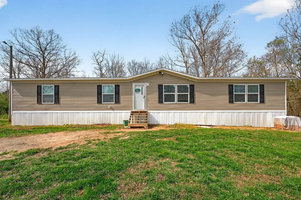 550 Center Point Acres, N Walling TN 38587