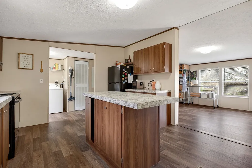 550 Center Point Acres, N Walling TN 38587
