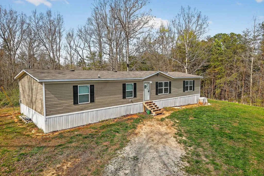 550 Center Point Acres, N Walling TN 38587