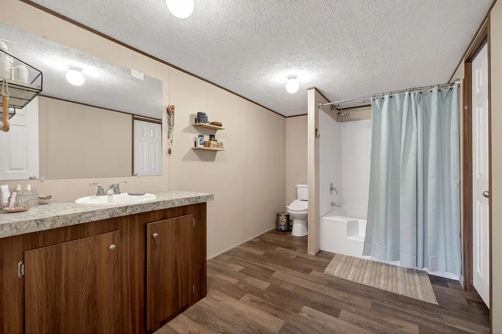 550 Center Point Acres, N Walling TN 38587