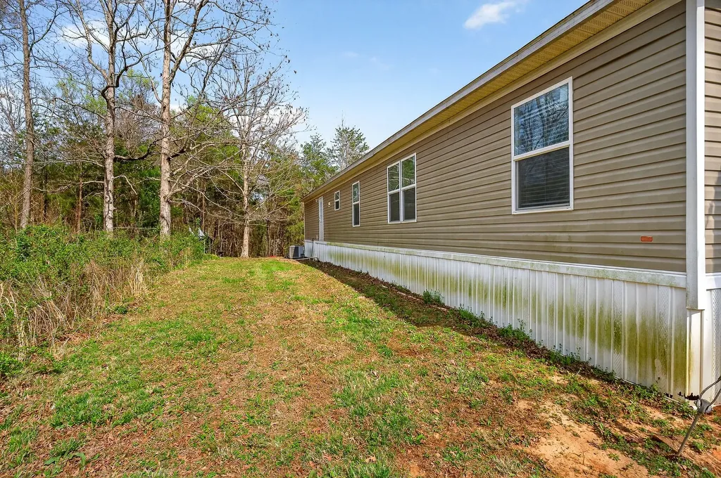 550 Center Point Acres, N Walling TN 38587