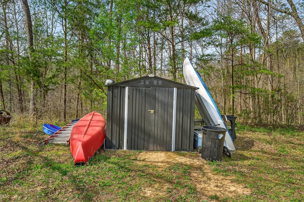 550 Center Point Acres, N Walling TN 38587