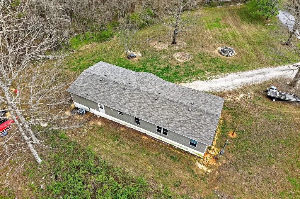 550 Center Point Acres, N Walling TN 38587
