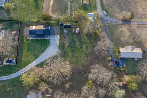 1413 Johnson Street Burns TN 37029