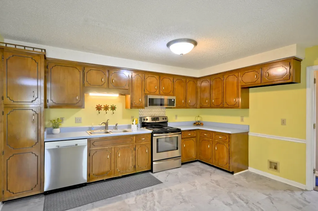 141 Richview Road, S Clarksville TN 37043