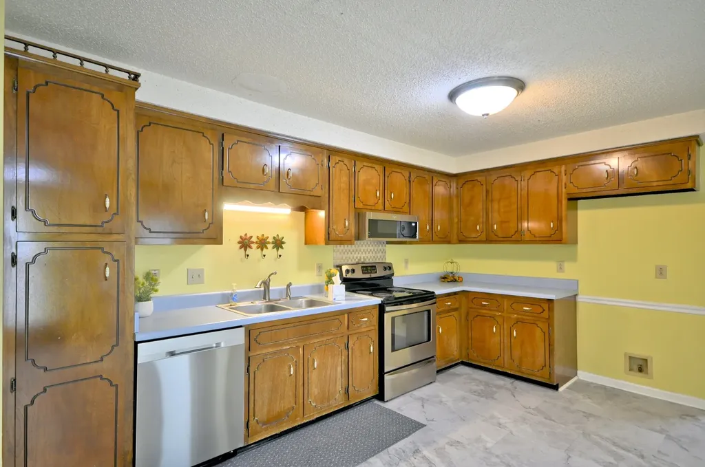 141 Richview Road, S Clarksville TN 37043