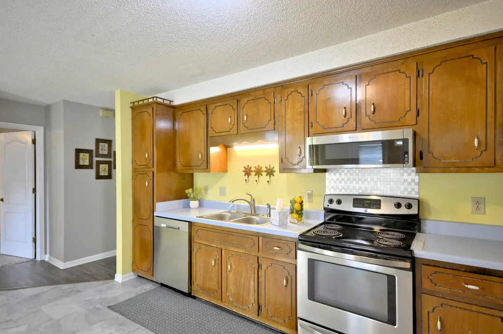 141 Richview Road, S Clarksville TN 37043