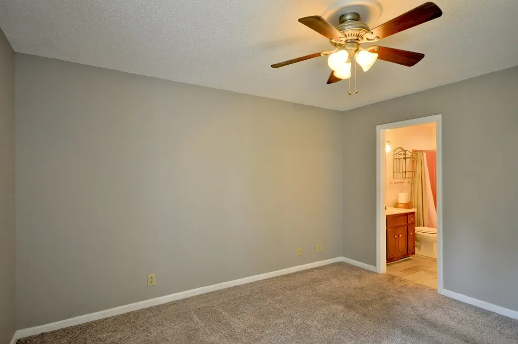 141 Richview Road, S Clarksville TN 37043