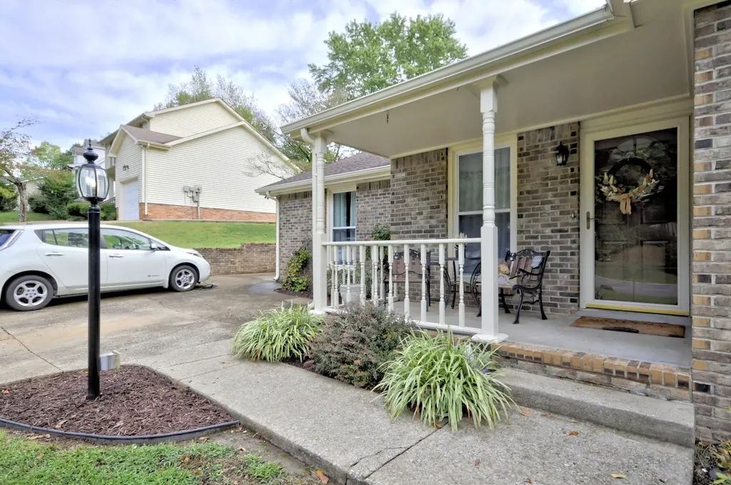 141 Richview Road, S Clarksville TN 37043