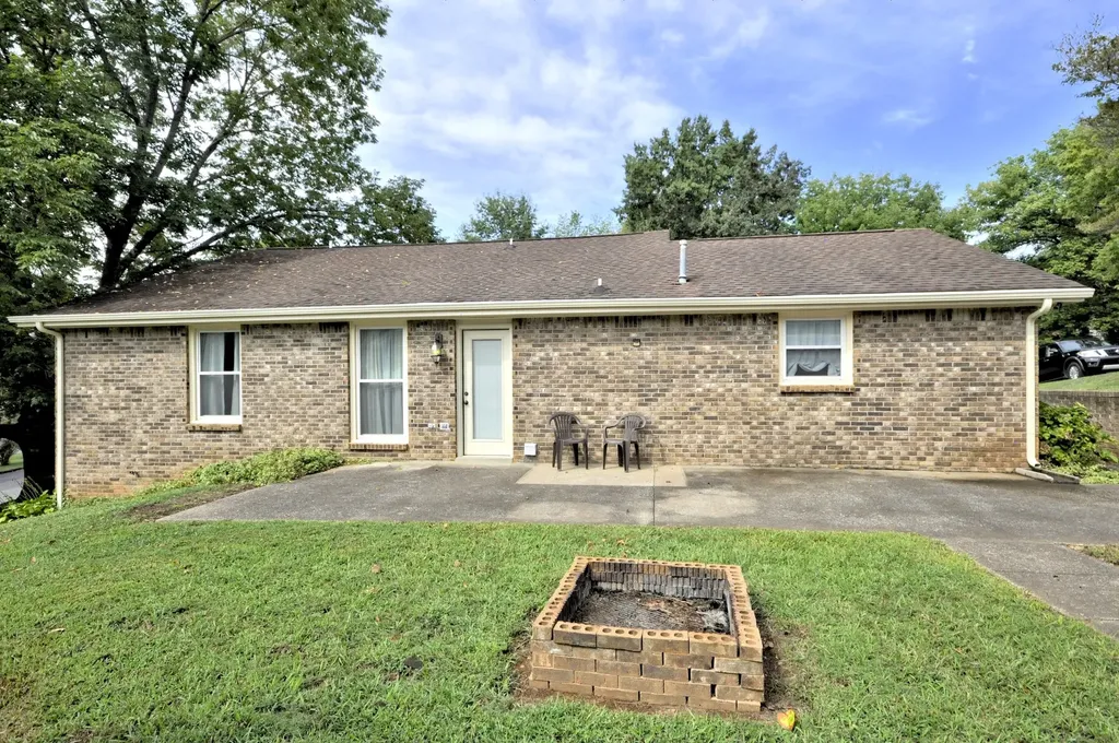 141 Richview Road, S Clarksville TN 37043