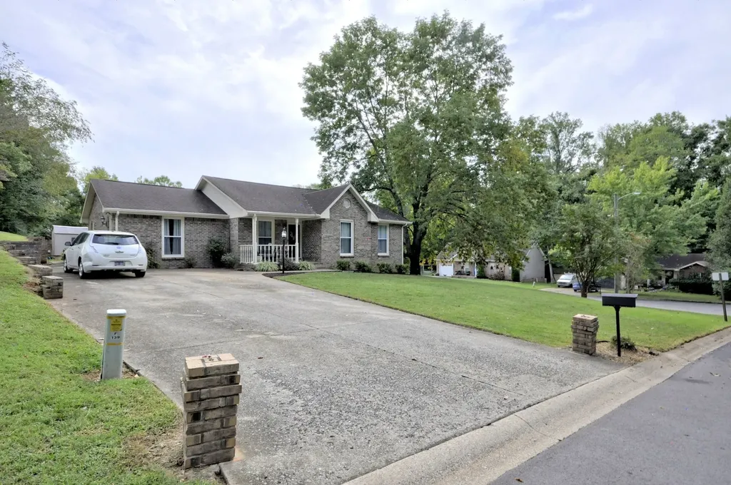 141 Richview Road, S Clarksville TN 37043