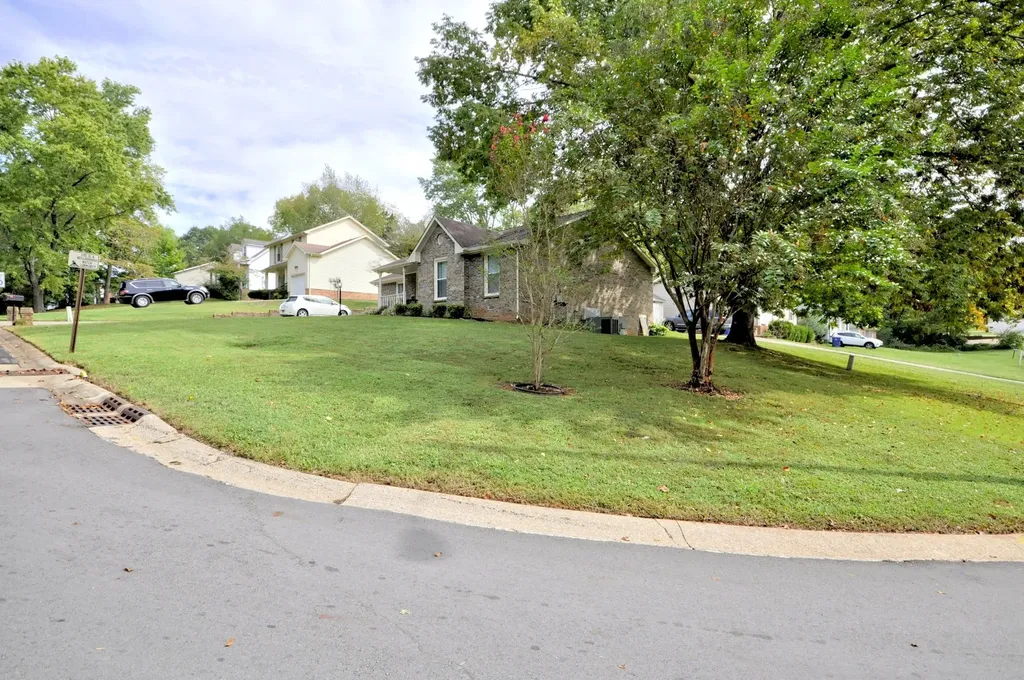 141 Richview Road, S Clarksville TN 37043