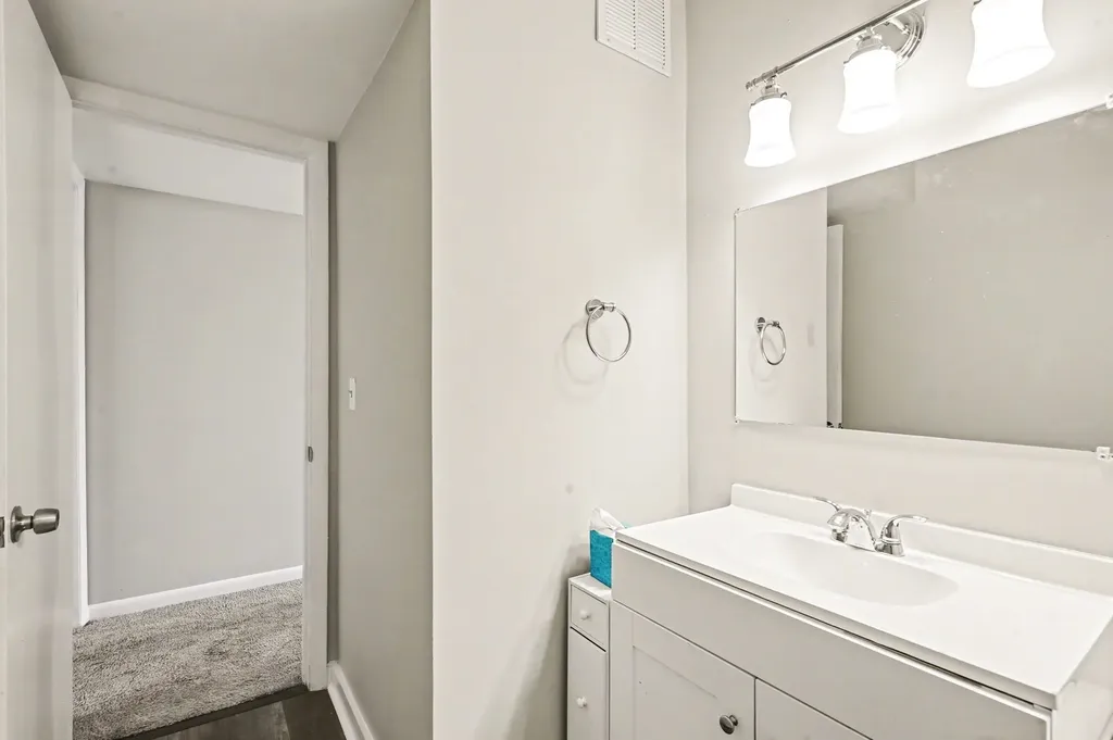 4958 Edmondson Pike Nashville TN 37211