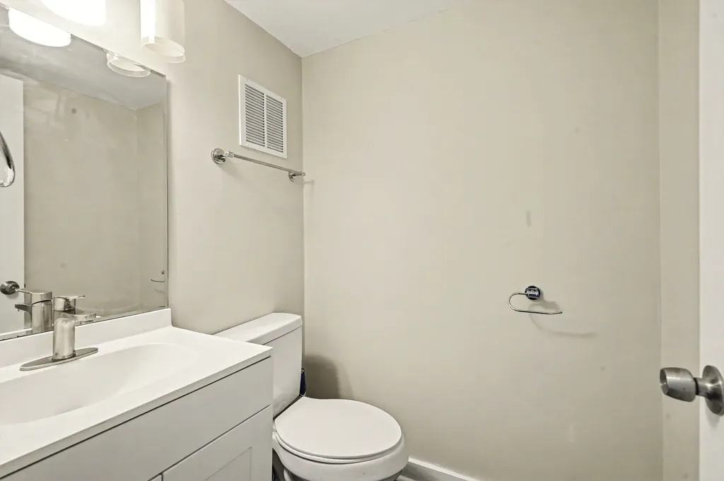 4958 Edmondson Pike Nashville TN 37211