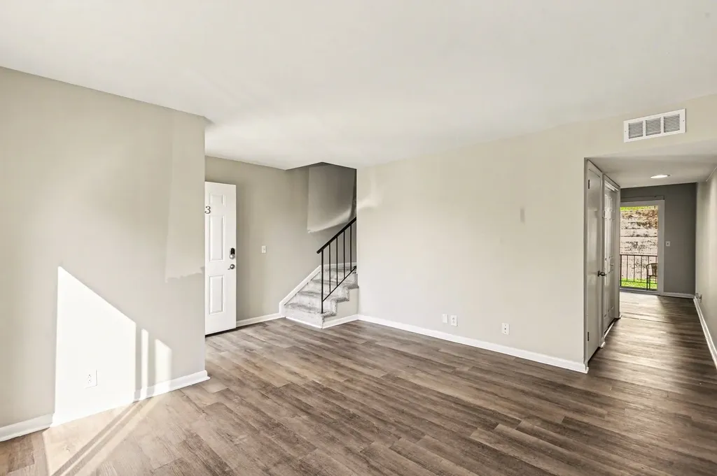 4958 Edmondson Pike Nashville TN 37211