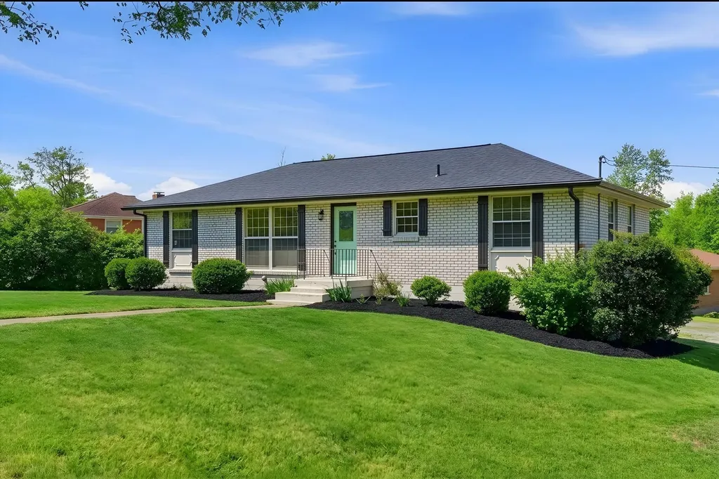 562 Walton Ferry Road Hendersonville TN 37075