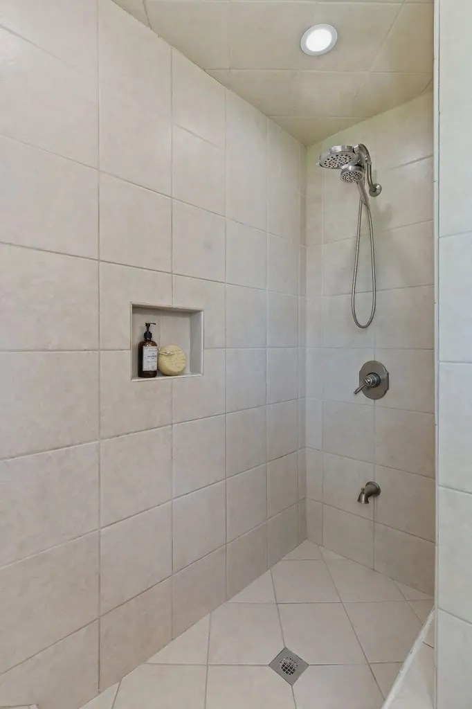 562 Walton Ferry Road Hendersonville TN 37075