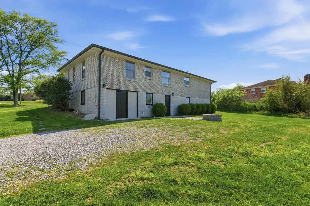 562 Walton Ferry Road Hendersonville TN 37075