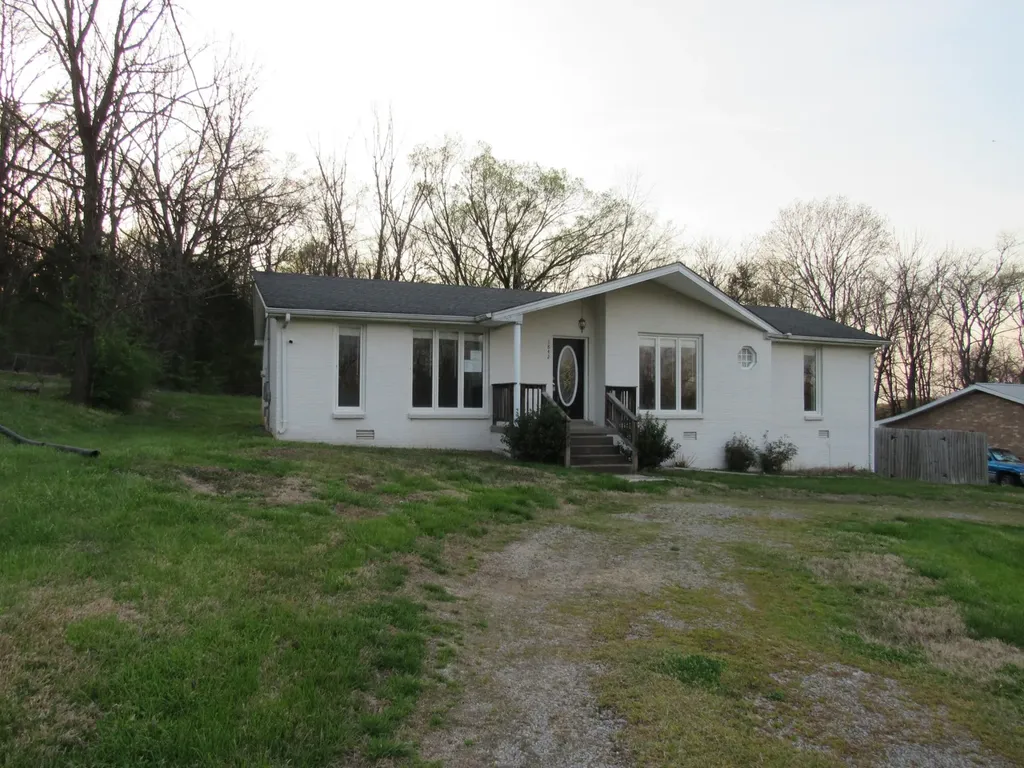 1842 Holloway Circle Lebanon TN 37090
