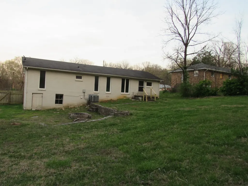 1842 Holloway Circle Lebanon TN 37090
