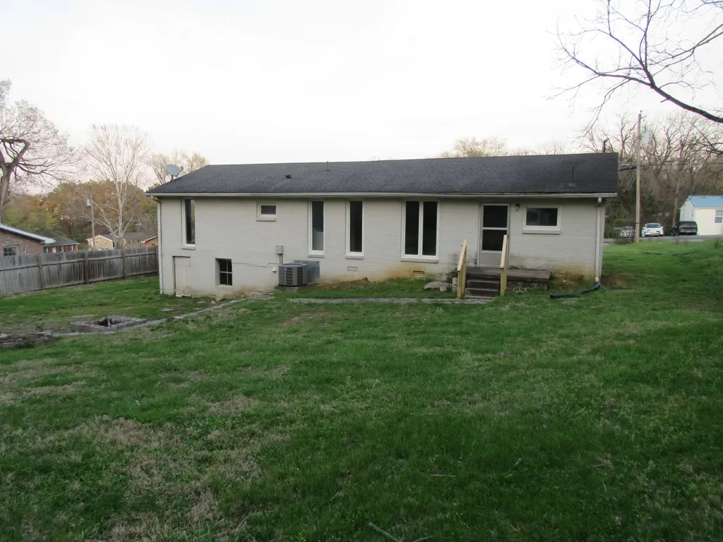 1842 Holloway Circle Lebanon TN 37090