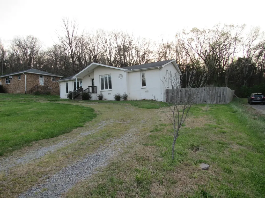 1842 Holloway Circle Lebanon TN 37090