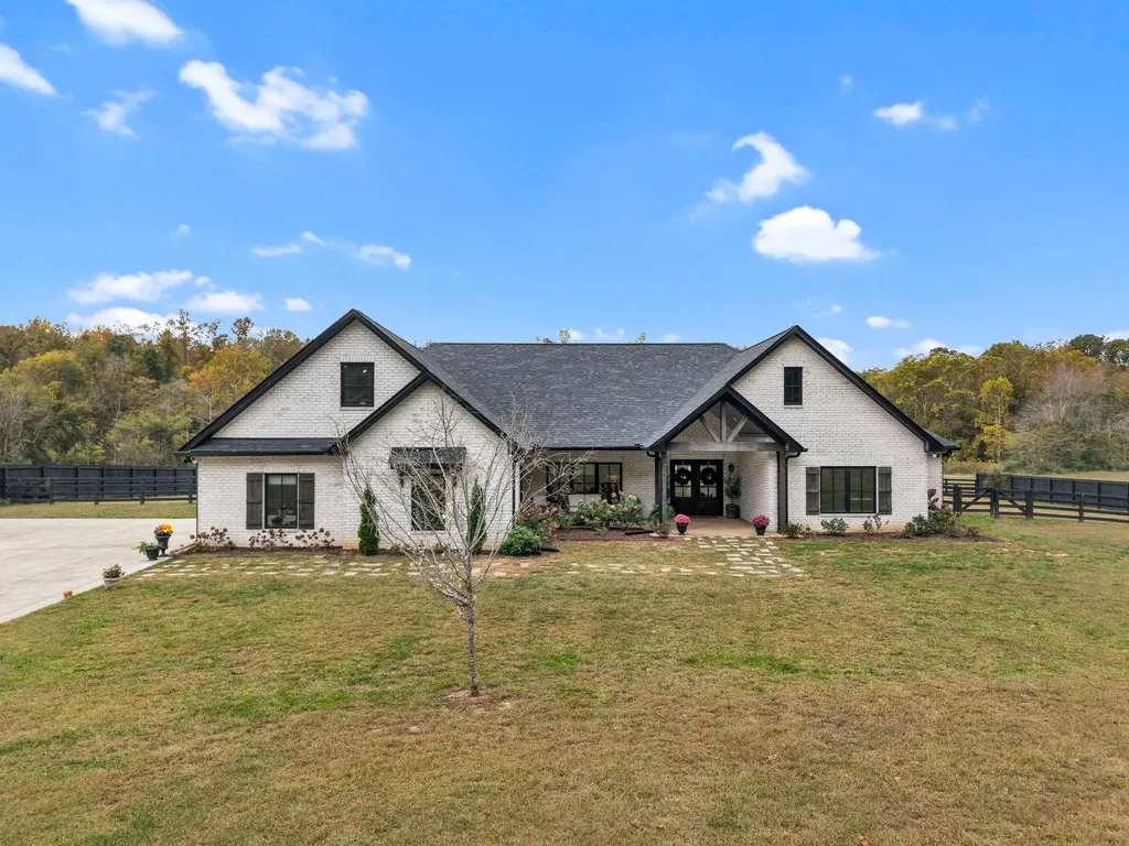 2860 Garners Creek Road Dickson TN 37055