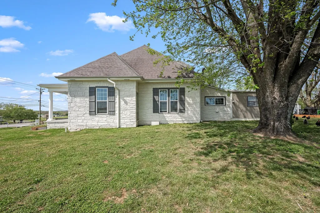1146 Highway 64, W Shelbyville TN 37160