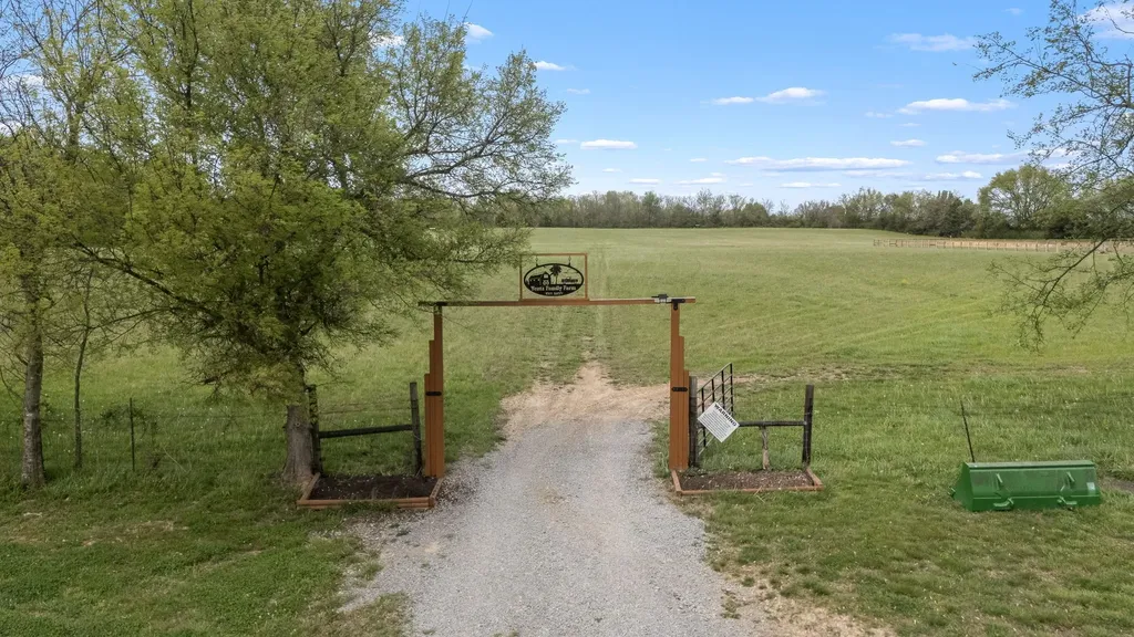 1146 Highway 64, W Shelbyville TN 37160
