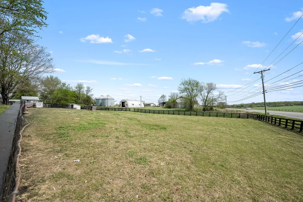 1146 Highway 64, W Shelbyville TN 37160