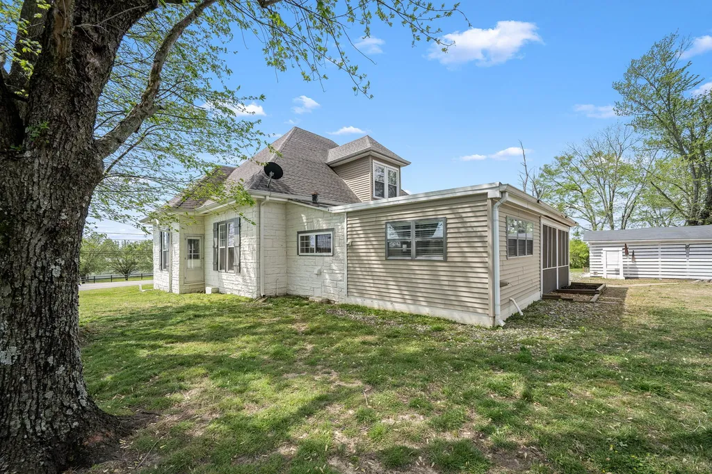 1146 Highway 64, W Shelbyville TN 37160
