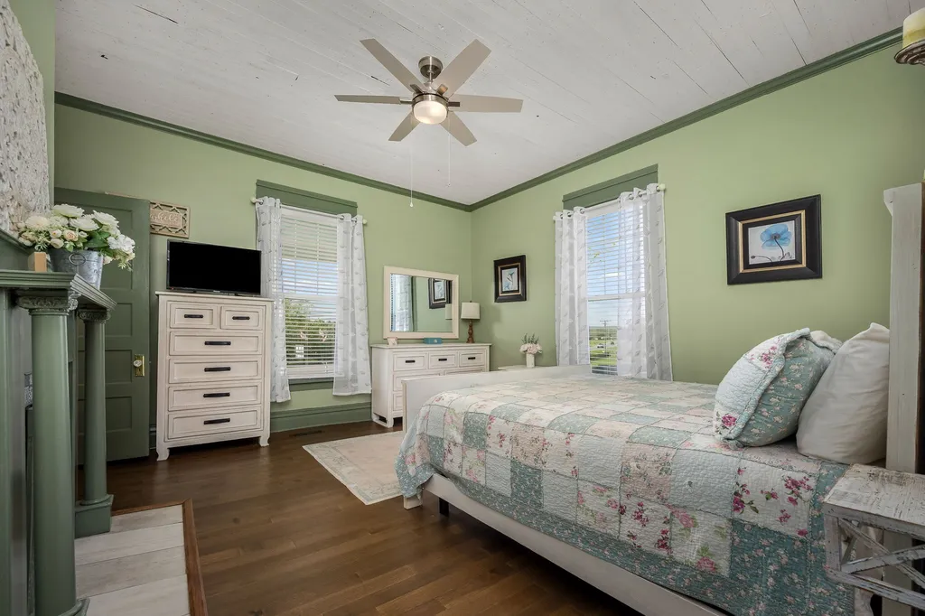 1146 Highway 64, W Shelbyville TN 37160