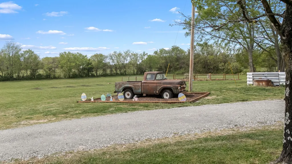 1146 Highway 64, W Shelbyville TN 37160