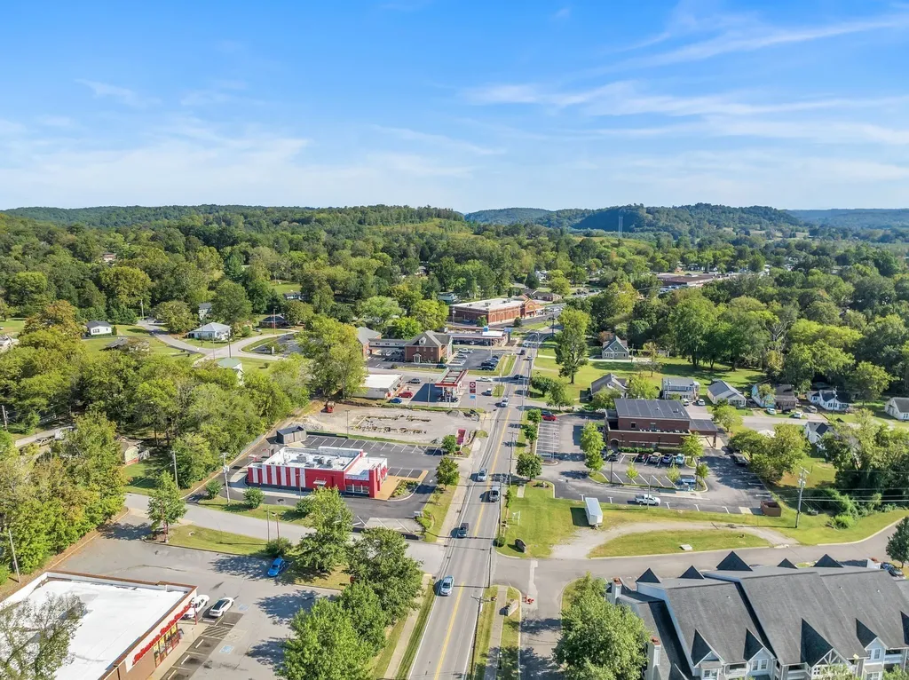 1807 Tn12, S Ashland City TN 37015