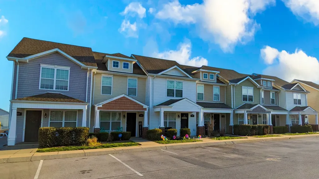 311 Sam Houston Circle Clarksville TN 37040