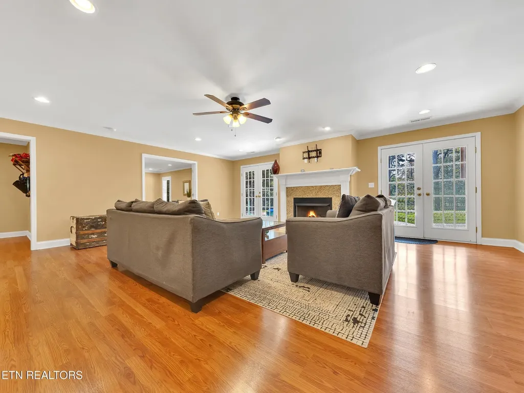 142 Center Park Lane Oak Ridge TN 37830