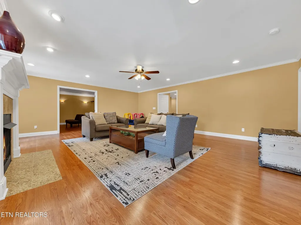142 Center Park Lane Oak Ridge TN 37830