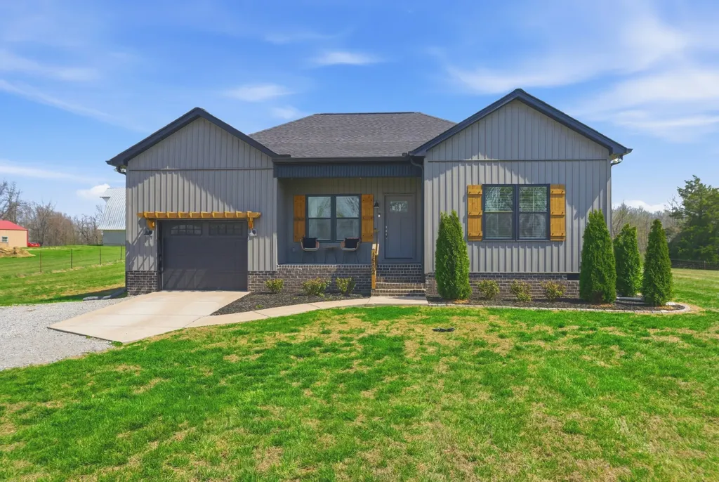 1502 Rock Bridge Road Bethpage TN 37022