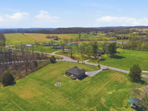 1502 Rock Bridge Road Bethpage TN 37022