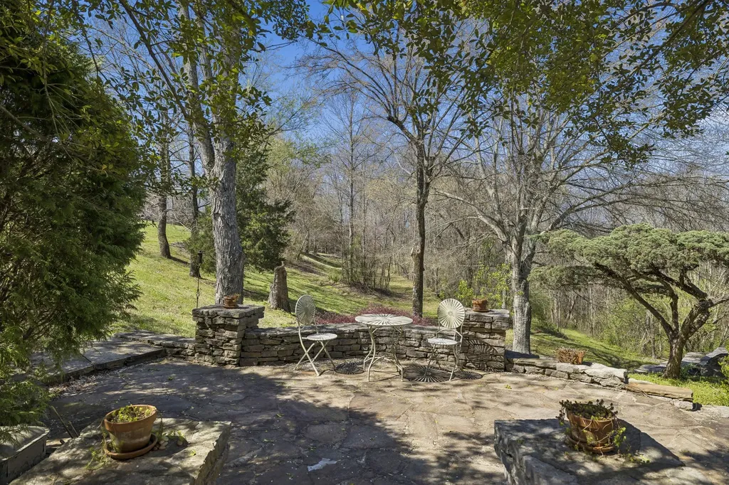 1668 Old Lewisburg Highway Columbia TN 38401