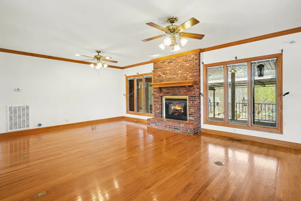 11948 Betts Road Greenbrier TN 37073