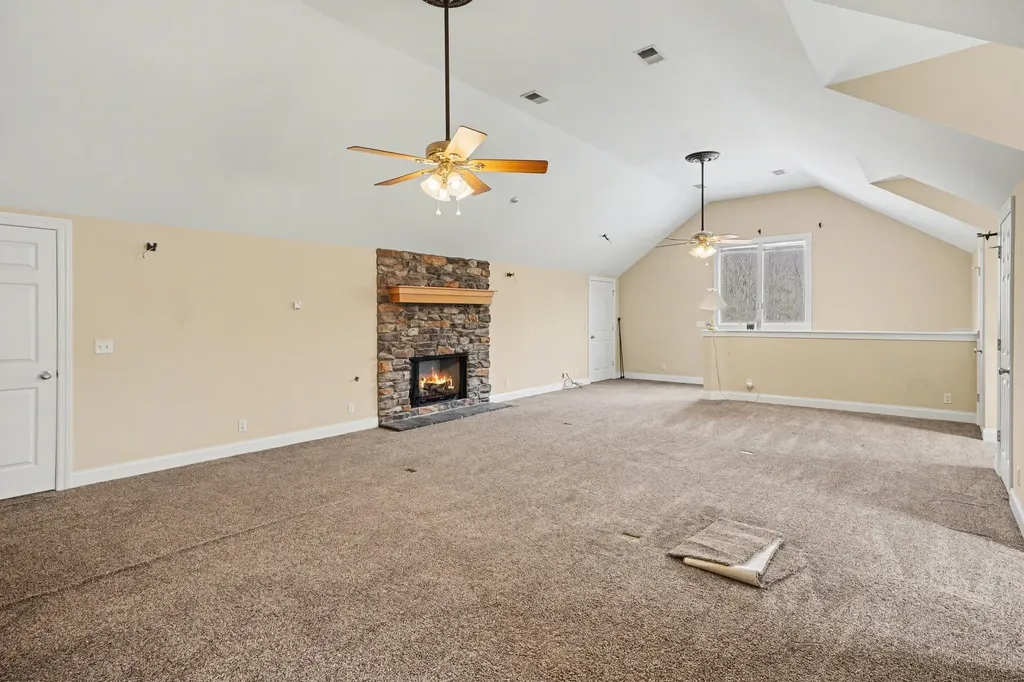 11948 Betts Road Greenbrier TN 37073