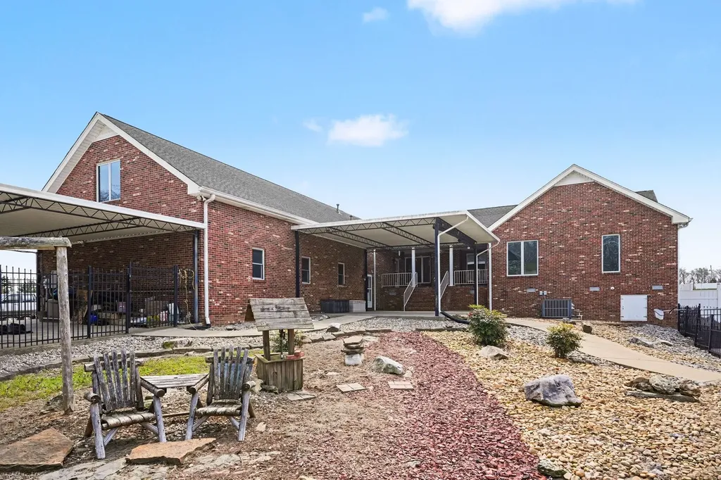 11948 Betts Road Greenbrier TN 37073