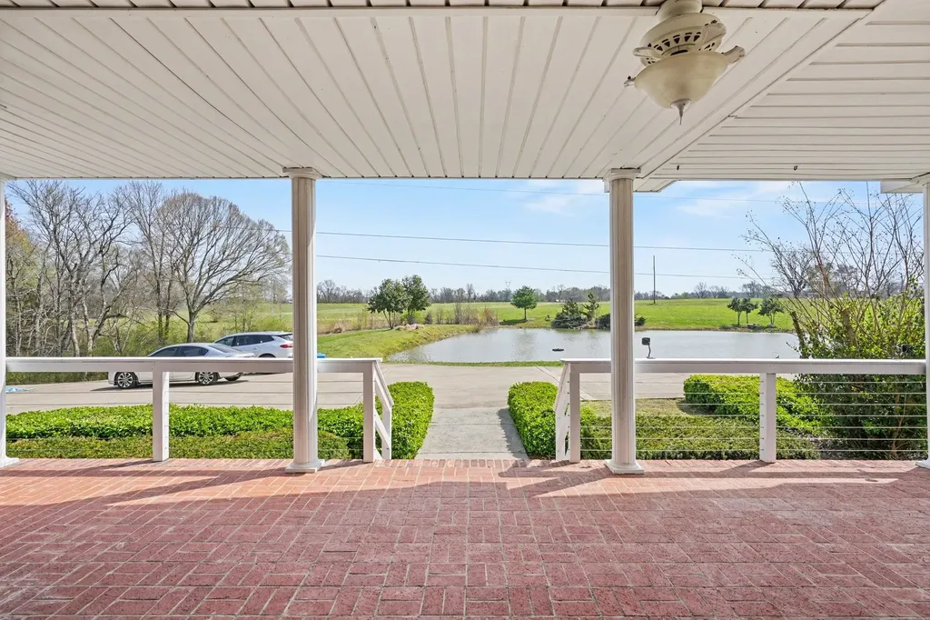 11948 Betts Road Greenbrier TN 37073