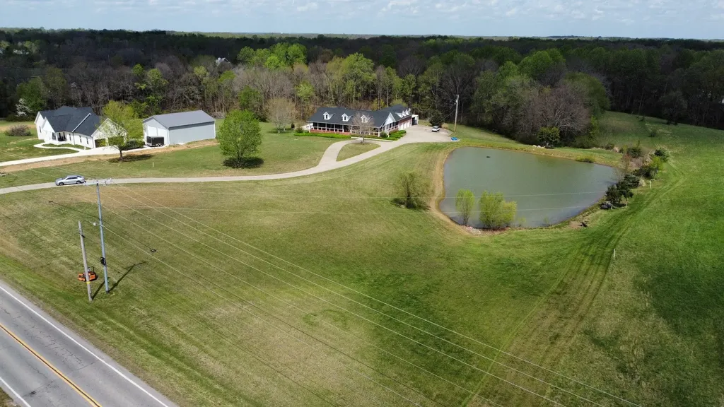 11948 Betts Road Greenbrier TN 37073