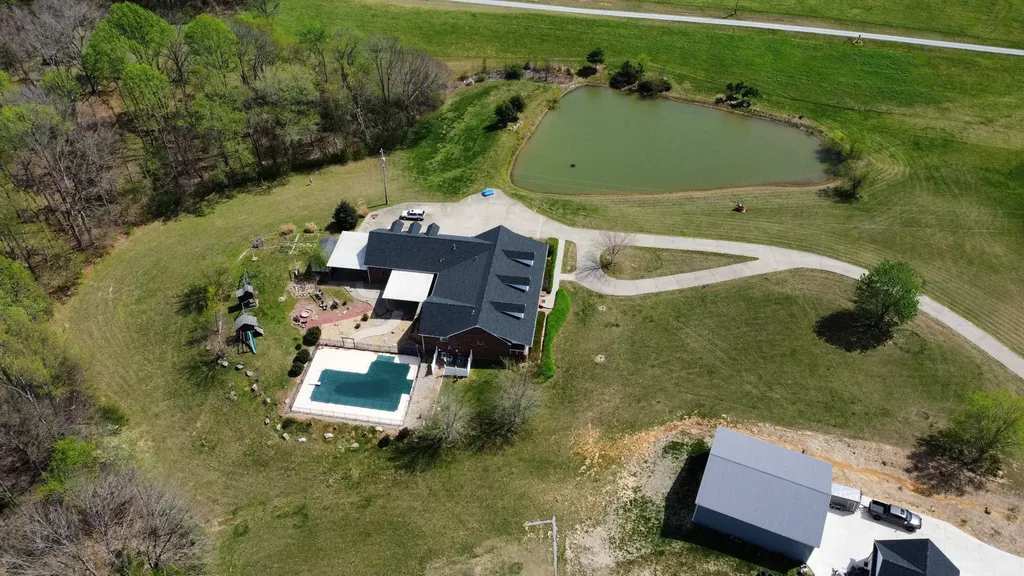 11948 Betts Road Greenbrier TN 37073