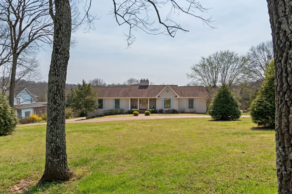 6613 Holt Road Nashville TN 37211