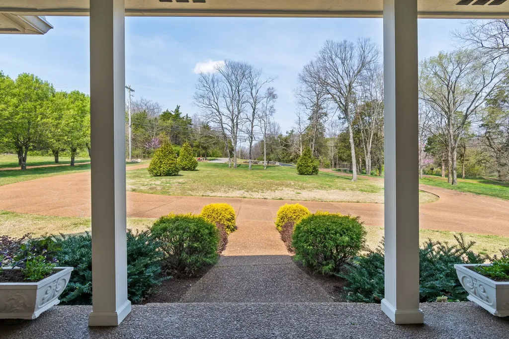 6613 Holt Road Nashville TN 37211